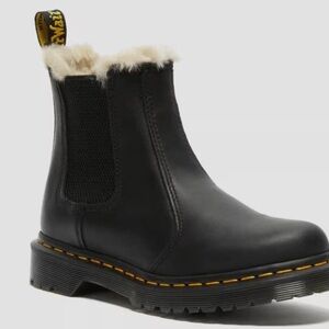 Dr. Martins Size 9 NEW